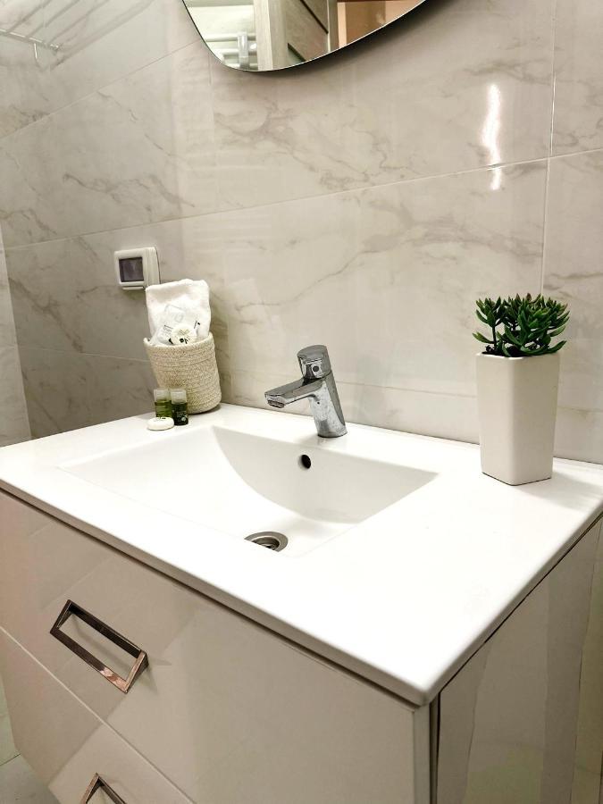 Victory Luxury Apartments エフォリエ・ノルド エクステリア 写真